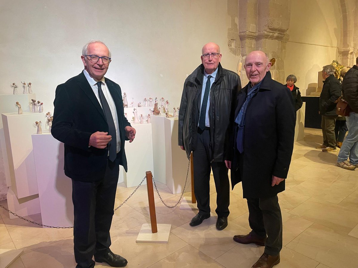 edevalroger's tweet image. Inauguration de l’exposition consacrée aux #crèches de nos villages, aux Minimes. Une belle mise en lumière des traditions locales, du savoir-faire et de la créativité qui font vivre nos communes en cette période de fêtes. 🎄