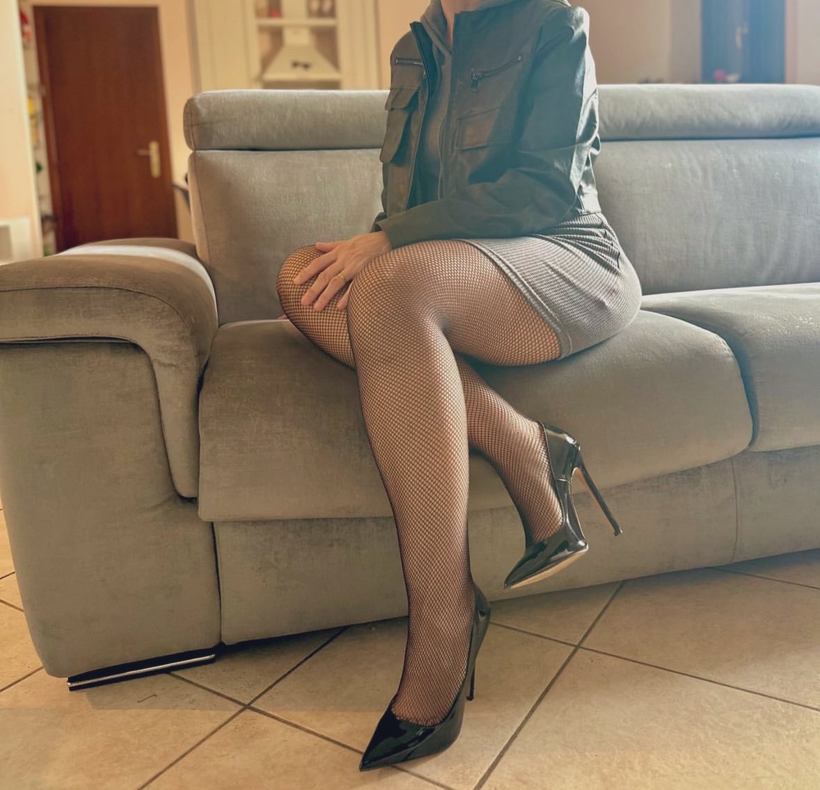 Acığım pamuk gibi yumuşacık kendisini dağıtacak sert erkeğini bekliyor