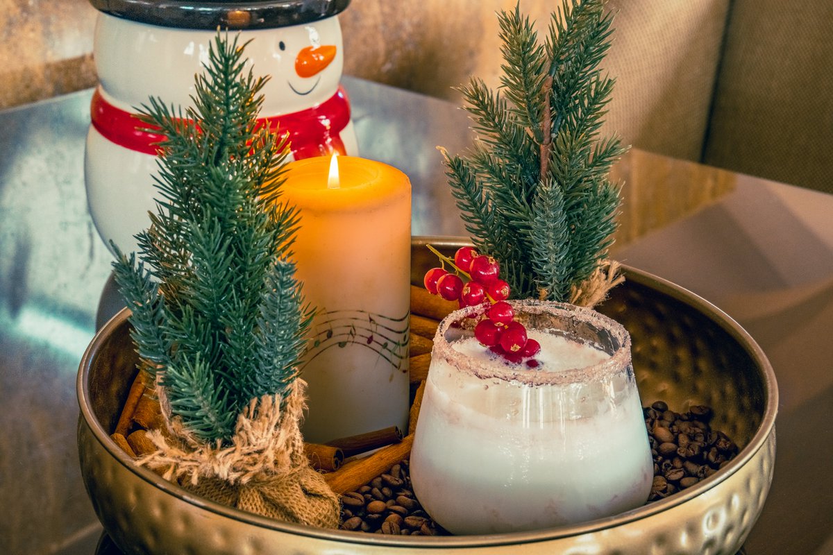 InterJed's tweet image. Winter has its own flavor… and your moments deserve a different kind of warmth.
 Enjoy a warm drink in the Tea Garden, surrounded by the enchanting winter atmosphere at InterContinental Jeddah.

للشتاء طعم خاص.. ولجلساتكم دفء لا يُنسى.
استمتعوا بمشروب دافئ في حديقة الشاي وسط…