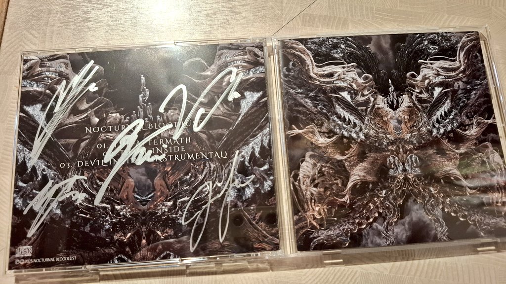 dopeblister153's tweet image. ノクブラワンマン楽しかったー！！
CDとロゴステッカー無配とか太っ腹すぎる🥹
新曲めちゃめちゃかっこいい…目の前で見たらきっと召されるギター👼
(目の前じゃなくても召された)
#NOCTURNALBLOODLUST
#DEVILINSIDE
#THEAFTERMATH