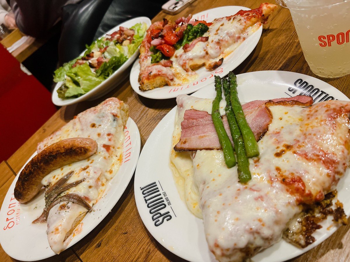 pppanpanpandako's tweet image. 行きたかったピザに連れて来てもらったよん✌️🍕今夜も涙出る程笑ったなぁ明日からもがんばれそう！
#狂騒ピザエネミーズ
#ピザエネ