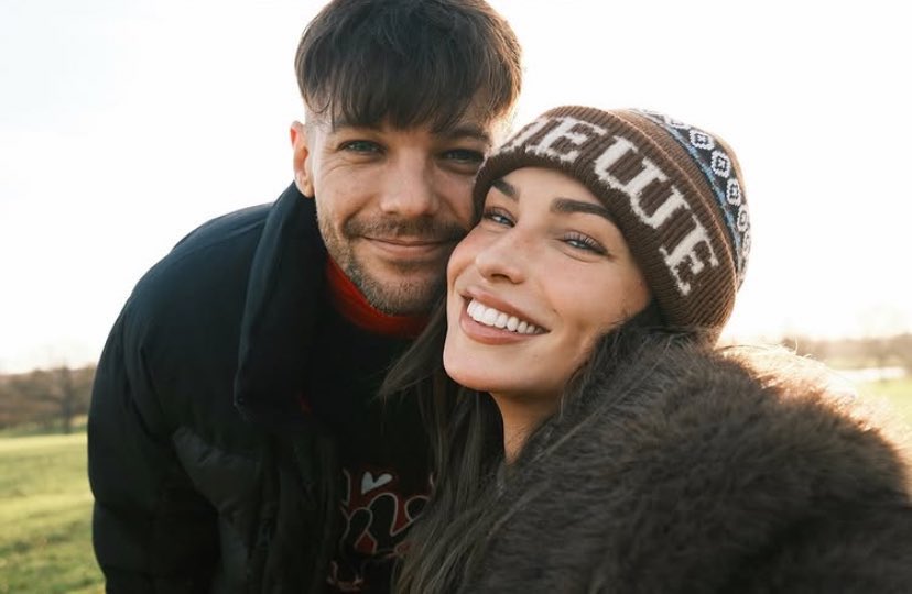 júlia໑̣ tweet media
