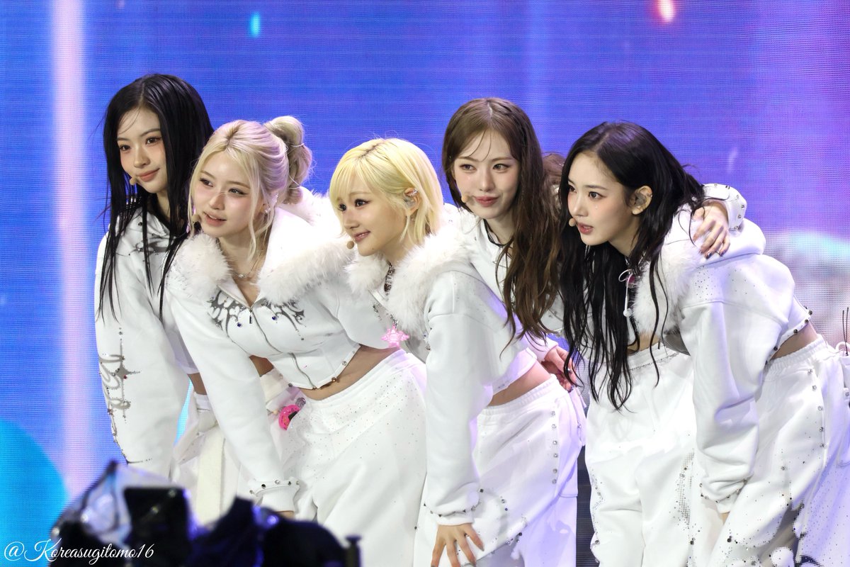 K-POP・アジア white_bunny 251214 MUSIC BANK GLOBAL FESTIVAL DAY2 귀여운 여동생들