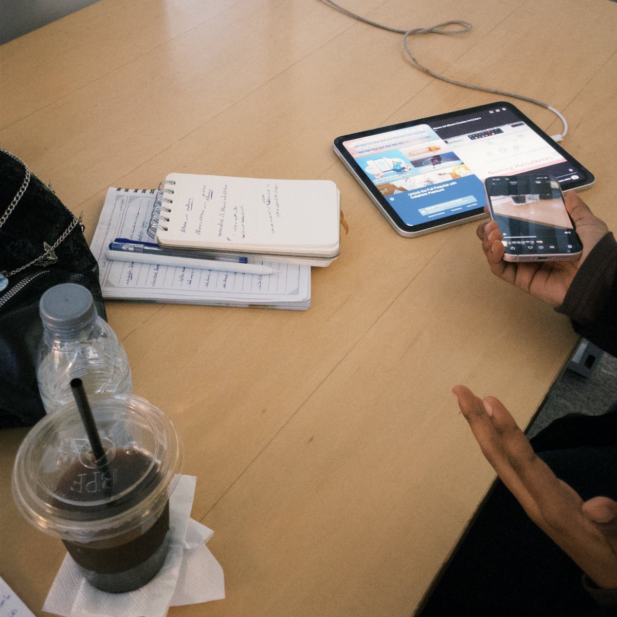 Studying with someone I vibe with : لان عارفه بعدها بنطلع نشم هواء لان اختنقنا من مذاكرة نص ساعه