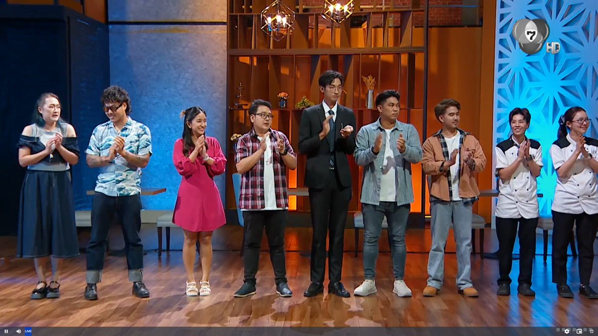 Tigy_TheTiger's tweet photo. ถุงแป้ง / โมนะ / เตย / ธนู / นัท / อาร์ต / โฟล์ค กลับมาเป็นผู้ช่วย 
พร้อมกับ ติ๊ตูม / อ๊อตโต้ / ปภัสภ์ ค้าบบบบ 😁😁😁

#HellsKitchenThailandSS2 https://t.co/OnN47dnEka