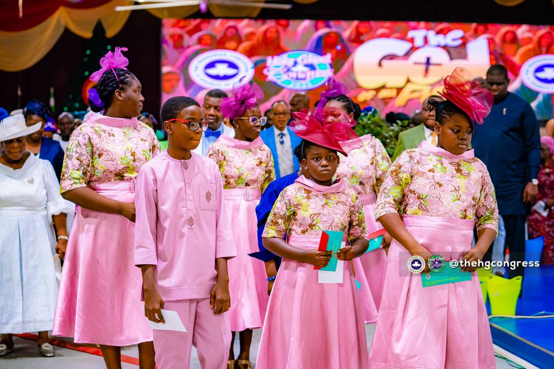 TheHGCongress's tweet image. Our dear parents-in-the-Lord @PastorEAAdeboye and @PastorFAAdeboye, family members, and loved ones rejoicing before the Lord to give Him thanks for a beautiful and monumental Holy Ghost Congress.

Day 7
Thanksgiving Service 

#RCCGHGC2025 
#TheGodOfAllFlesh