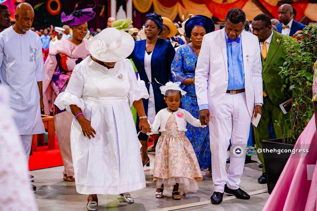 TheHGCongress's tweet image. Our dear parents-in-the-Lord @PastorEAAdeboye and @PastorFAAdeboye, family members, and loved ones rejoicing before the Lord to give Him thanks for a beautiful and monumental Holy Ghost Congress.

Day 7
Thanksgiving Service 

#RCCGHGC2025 
#TheGodOfAllFlesh