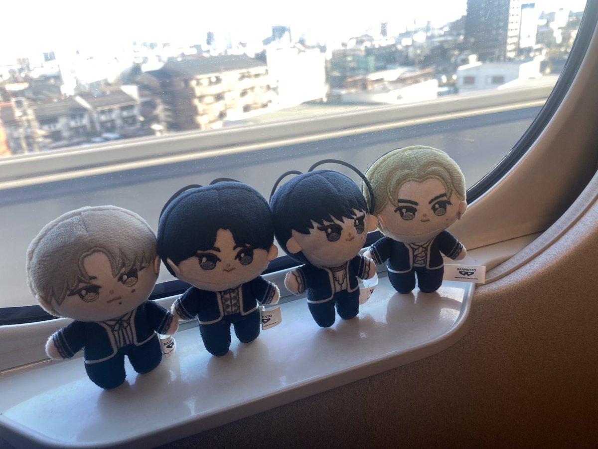 s_chan0709's tweet photo. 別界隈のライブのために🗼へ✨️
いつもは1人やけど、今回の道中はろみちゃんと一緒でめちゃ楽しかった🥰
ろみちゃんのナビで聖地巡りも✨️らぁめんほりうちさんの🍜、BONTEMPSさんの🍩がどちらも美味しくてまた食べたい～🤭ミューバンには行ってないけど、空気の清涼さはしっかり感じました！🤣 https://t.co/dgit0aeFh1