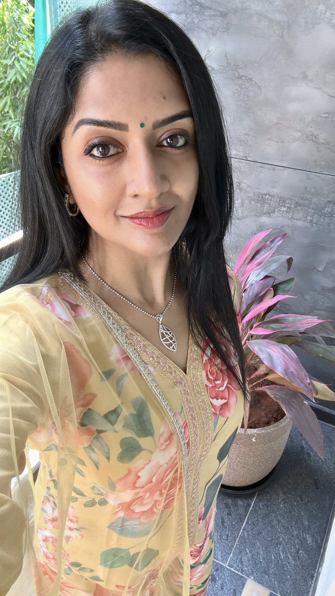 Vimraman's tweet photo. Sunday Shenanigans 💛 https://t.co/FDVvr7Zase