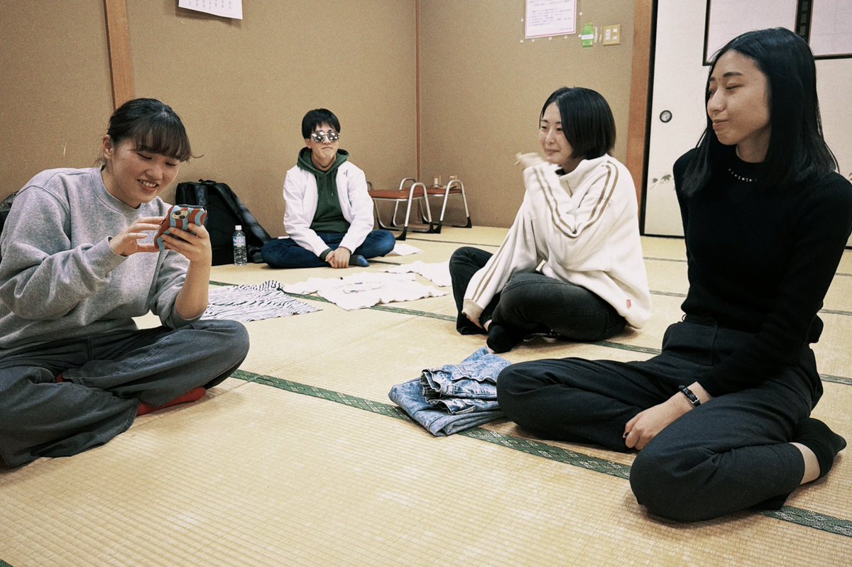 spring_blocks's tweet photo. ♡ ••┈┈┈•• ♡

はねるつみき番外コメディ公演
『テーマパーク』

🗓️12月19日（金）〜21日（日）

📍TKJシアター（中野）

👤出演者

小川竜駆
高杉一音
常住奈緒
（以上、はねるつみき）

岡村小雪（ターリーズ）
たじまはるか
ホシダマサオミ
山本礼華（UnitNA/かしこしばい） https://t.co/LrNJpctwIz