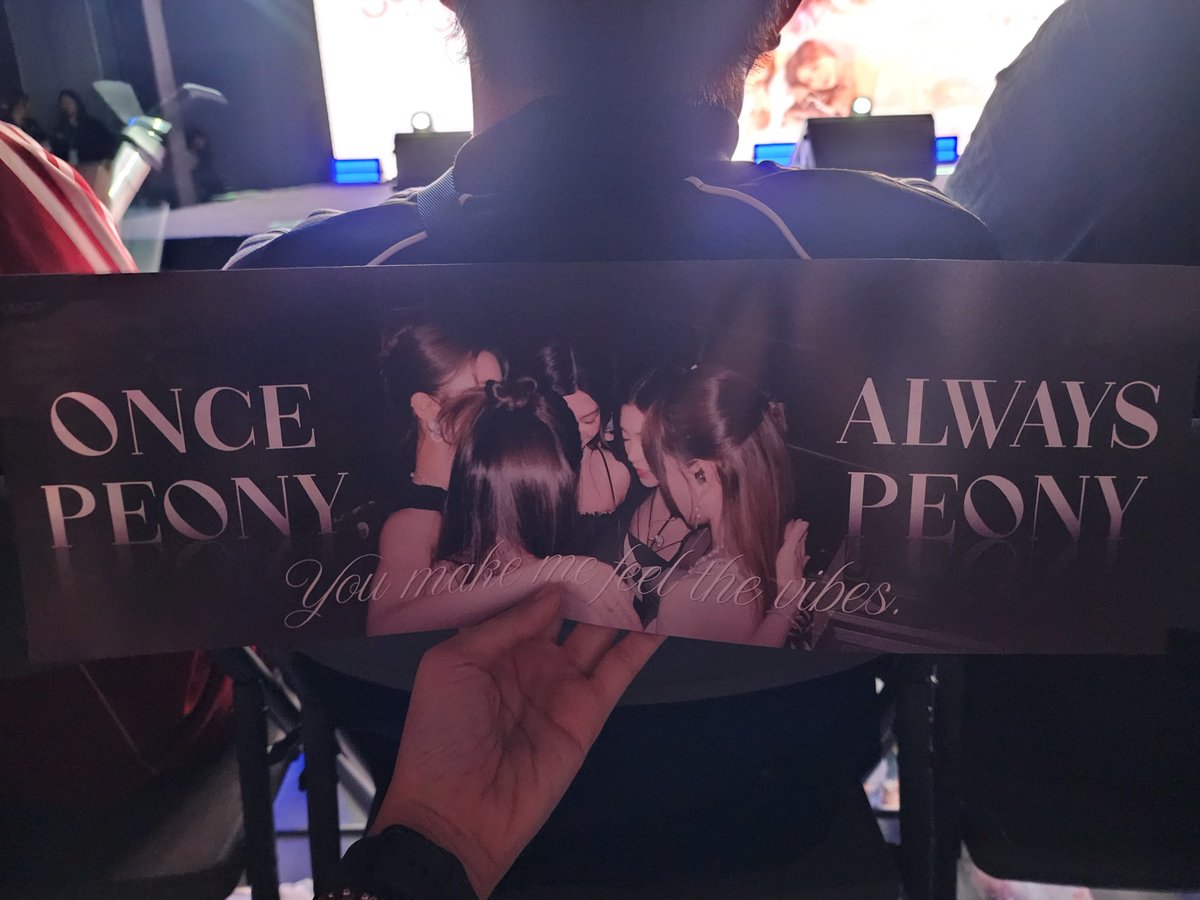 lBaiFernl's tweet photo. Once PEONY, Always PEONY 🌸
Love you all #QRRA 

FAREWELL QRRA
#QRRATheCrowningStep
#QRRATheLastFanmeeting
#PEONY https://t.co/CMsUl8gju1