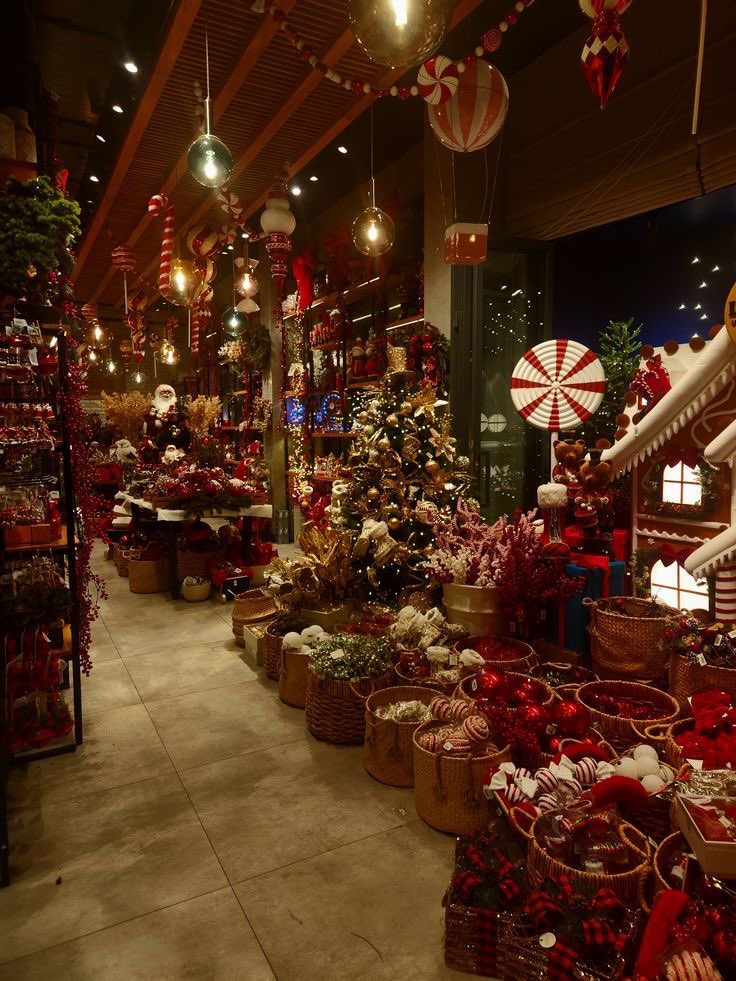 lassybees's tweet image. christmas shopping 🛍️