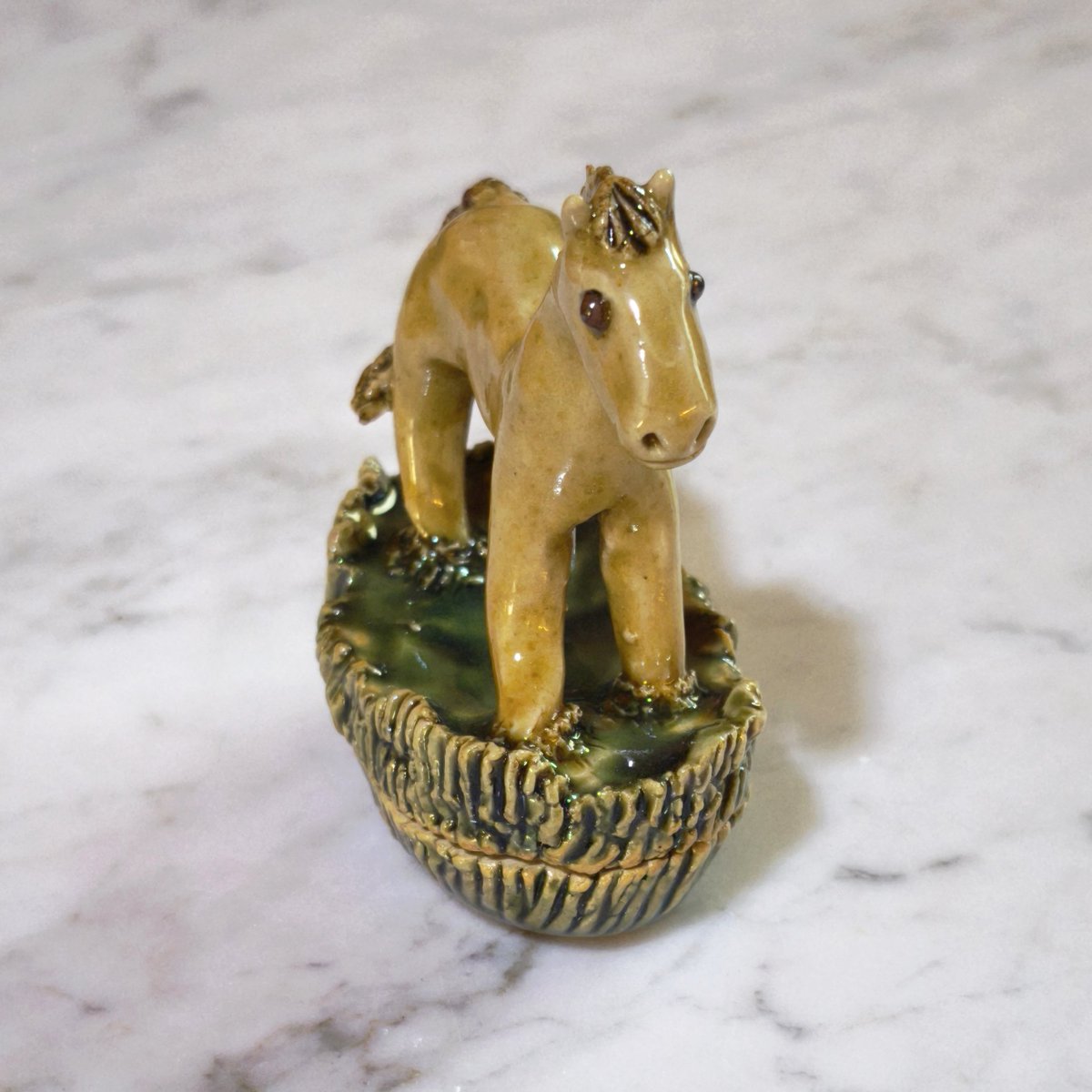 2025年も残りあとわずかとなり、我が家恒例の天才妻が作る干支の焼き物