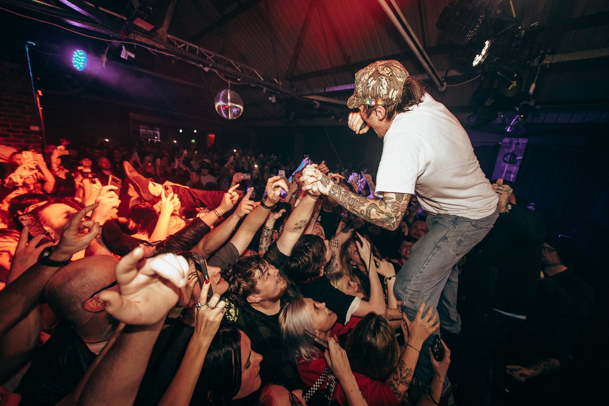 Neck Deep tweet media