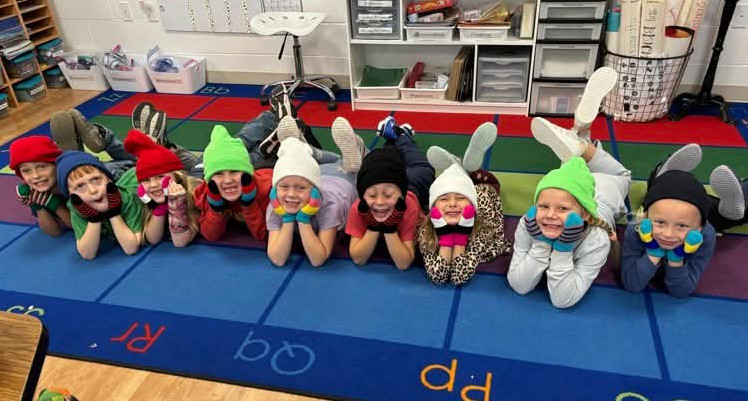 AmericanLegion's tweet image. “If we can just take care of these kids, it takes the stress off mom &amp;amp; dad. Sometimes the littlest things can make a difference.”
In 3 years, Missouri #LegionRiders Chapter 55 has provided around 7,000 students w/ hats, gloves &amp;amp; mittens for the cold winter months.…