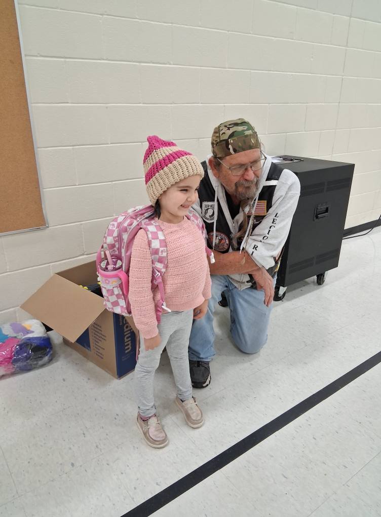 AmericanLegion's tweet image. “If we can just take care of these kids, it takes the stress off mom &amp;amp; dad. Sometimes the littlest things can make a difference.”
In 3 years, Missouri #LegionRiders Chapter 55 has provided around 7,000 students w/ hats, gloves &amp;amp; mittens for the cold winter months.…