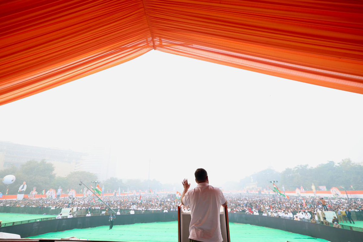 भारत न्याय परंपरा वाला देश रहा है। हमारा बचपन मुंशी प्रेमचंद की 'पंच परमेश्वर' जैसे साहित्य को पढ़ते हुए गुजरा है।

हमारे गांव घर में जैसे ही किसी बड़े बुज़ुर्ग को 'पंच' की कुर्सी पर बिठाया जाता है तो वो राग द्वेष भूलकर न्यायबोध से भर जाता है। वो इस बात का विशेष ध्यान रखता है कि