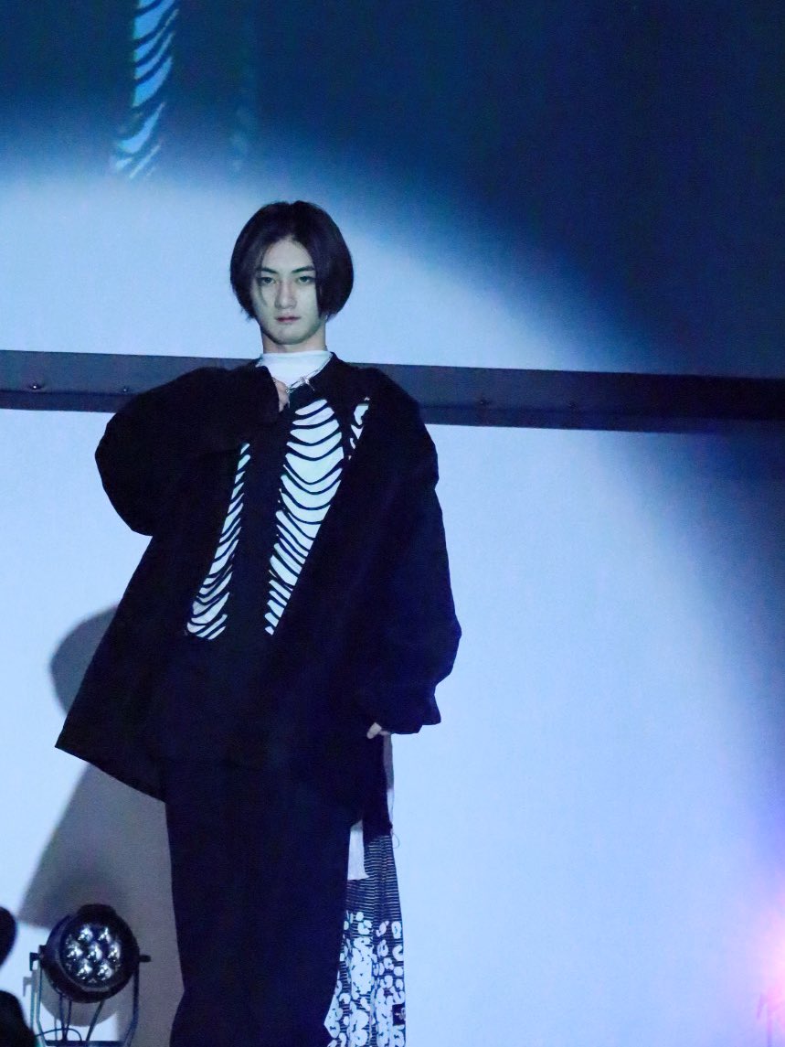kame_HAL_'s tweet photo. 今日は
CAMPUS COLLECTION
2025 SENDAI
に出演しました!!
ブランドステージ: @hubrisman_luce
めちゃくちゃかっこいい服で決まってから早く着てステージに立ちたくてワクワクしてました!
ありがとうございました!
#キャンコレ
#campuscollection https://t.co/3ej11rD7Zr
