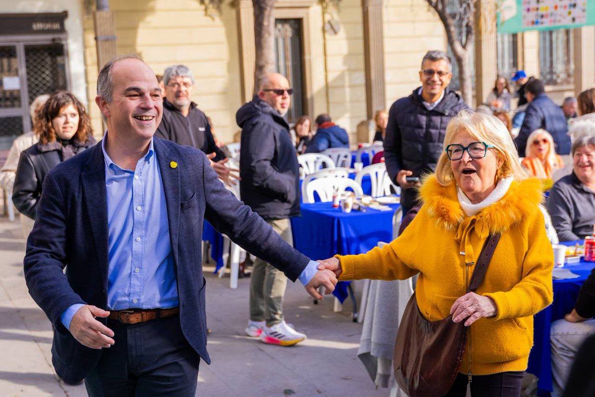 🍸El secretari general <a href="/jorditurull/">Jordi Turull i Negre</a>, la secretària d’organització <a href="/judithtoronjo/">Judith Toronjo Nofuentes🎗️</a>, la cap de llista de Vilassar de Mar i diputada al Parlament <a href="/martinezportell/">Laura Martínez Portell</a> i el president de la vegueria <a href="/FranCOLOME/">Francesc Colomé</a>  participen al vermut solidari per La Marató de Vilassar de Mar organitzat per