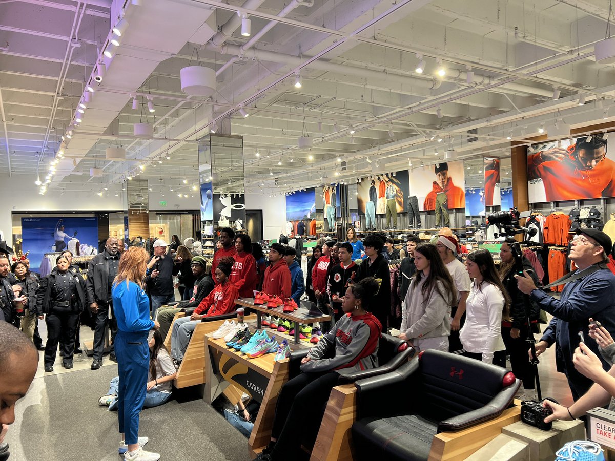 #UnderArmor <a href="/NLCharities/">Nancy Lieberman Charities</a> Shop with Cop event!