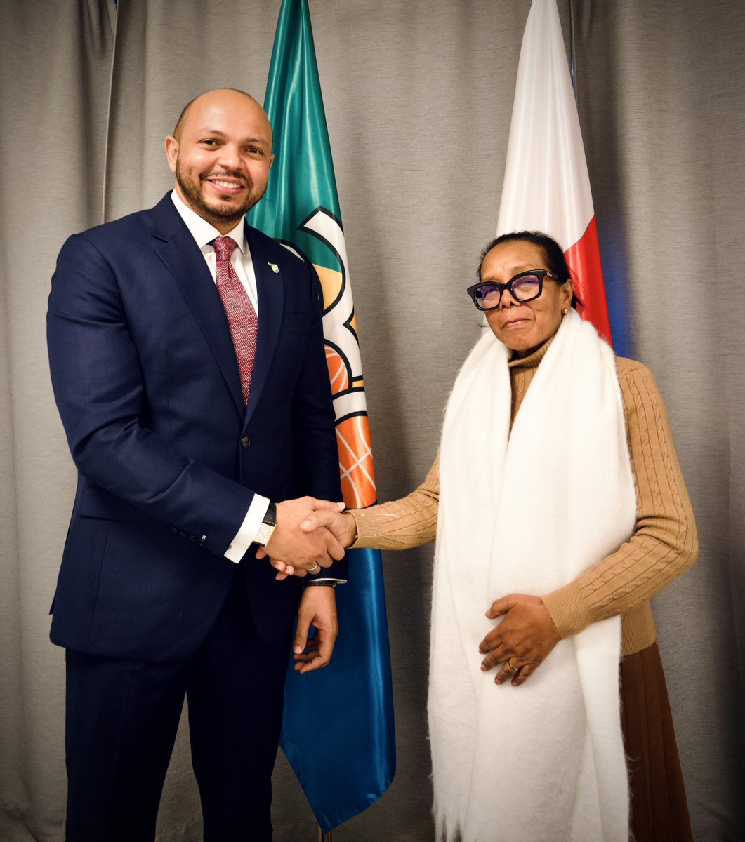 PressACP's tweet image. En marge de la 120ᵉ session du Conseil des ministres de l’OEACP, le Secrétaire général, S.E. Moussa Saleh Batraki, a rencontré S.E. Mme Christine Harijaona Razanamahasoa, Ministre des Affaires étrangères de la République de Madagascar.

Les échanges ont porté sur la situation…