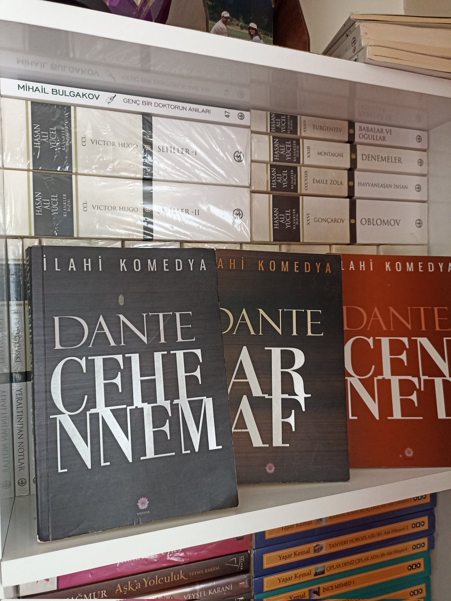 SevgiErgan's tweet photo. "Cezayı veren Tanrı değildir. İnsanlar çarpıldıkları cezayı, yeryüzünde sürdükleri yaşamla kendileri belirlemişlerdir. Cezanın ağırlığı, işlenen günahın ağırlığı ile orantılıdır."
#Dante
#İlahikomedya
#cehennem https://t.co/vtSwSQj4mG