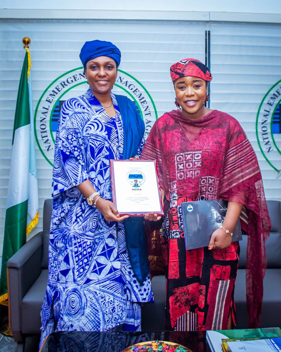 TheZubaidaUmar's tweet image. The Nigerian youth make up 70% of our total population and they possess the energy, creativity, and influence needed to drive transformative change in communities, particularly in disaster prevention, preparedness and response.

At a meeting with Maryam Bukar Hassan @Alhan_islam,…