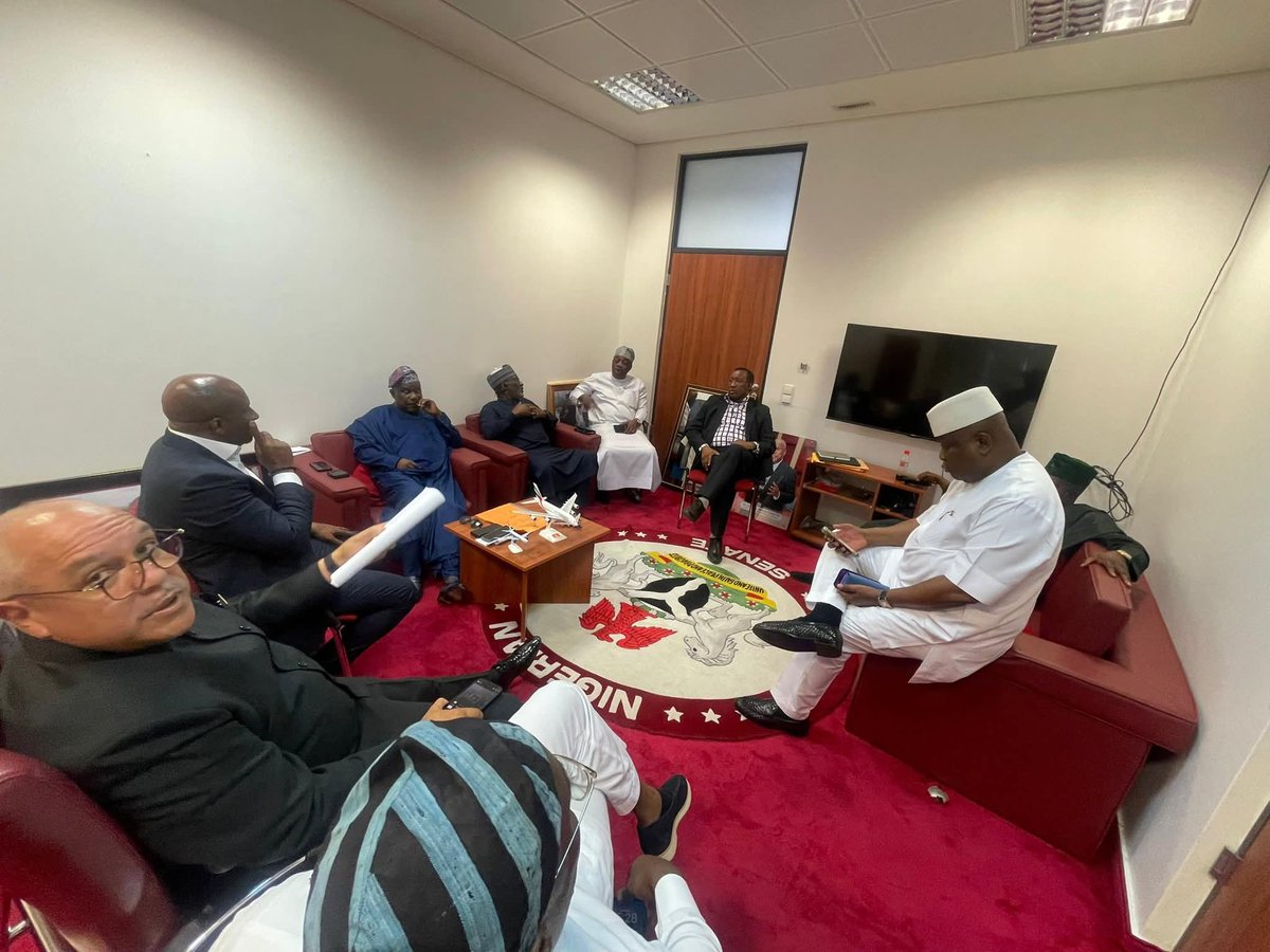 BuhariOyoNorth's tweet image. As chairman, i and other members of the committee engaged the AON team on robust, extensive, and fruitful discussions. We are committed to breathing fresh air into making air transport services more attractive and conducive for the citizens.

BAF