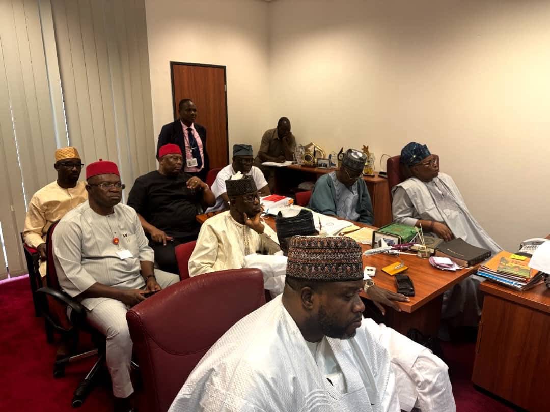 BuhariOyoNorth's tweet image. As chairman, i and other members of the committee engaged the AON team on robust, extensive, and fruitful discussions. We are committed to breathing fresh air into making air transport services more attractive and conducive for the citizens.

BAF
