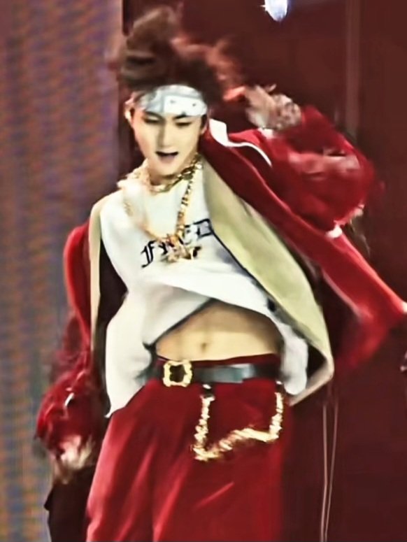 woncattos's tweet photo. THE ABS WTFFF 😭😭 YANG JUNGWONNN CLOSE THE GYMS https://t.co/LBHUc6QUR9