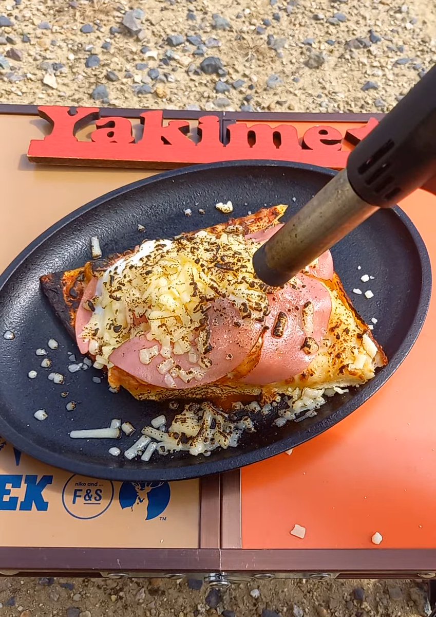 本日の焼き目🍕
ドミノ・ピザを背徳感満載にアレンジ😋
#焼き目ちゃんねる
#YouTube
#ドミノ・ピザ