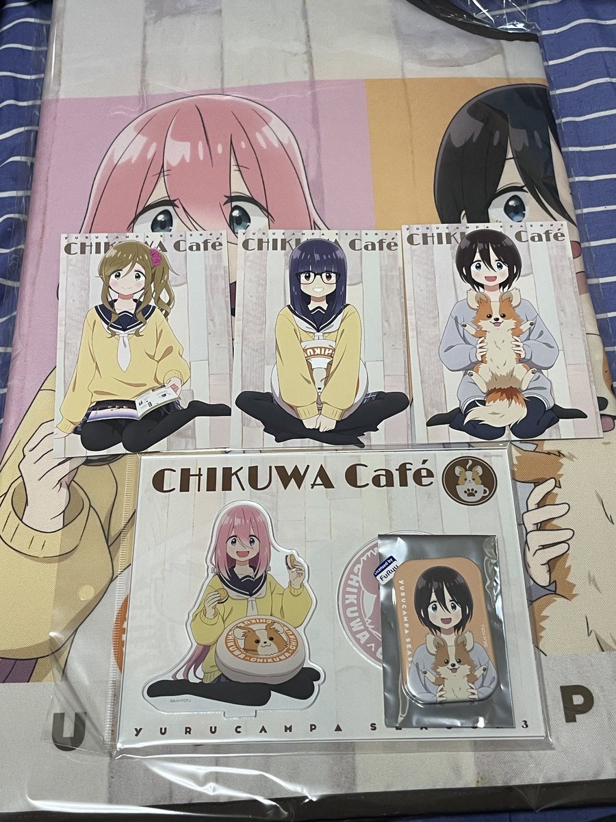 昨日のちくわカフェの戦利品！
カフェなのに食べてないよ😡(ぷんぷん)

恵那ちゃんからは逃げられないのかぁ〜
缶バッジ、ポストカードでなでしこ来ない😭

なんか推しの自引きが出来てないなぁ〜
DayRe:のも、ゆるキャンも。
ThisIsCafeのは店員さんが持ってきてくれるからノーカン