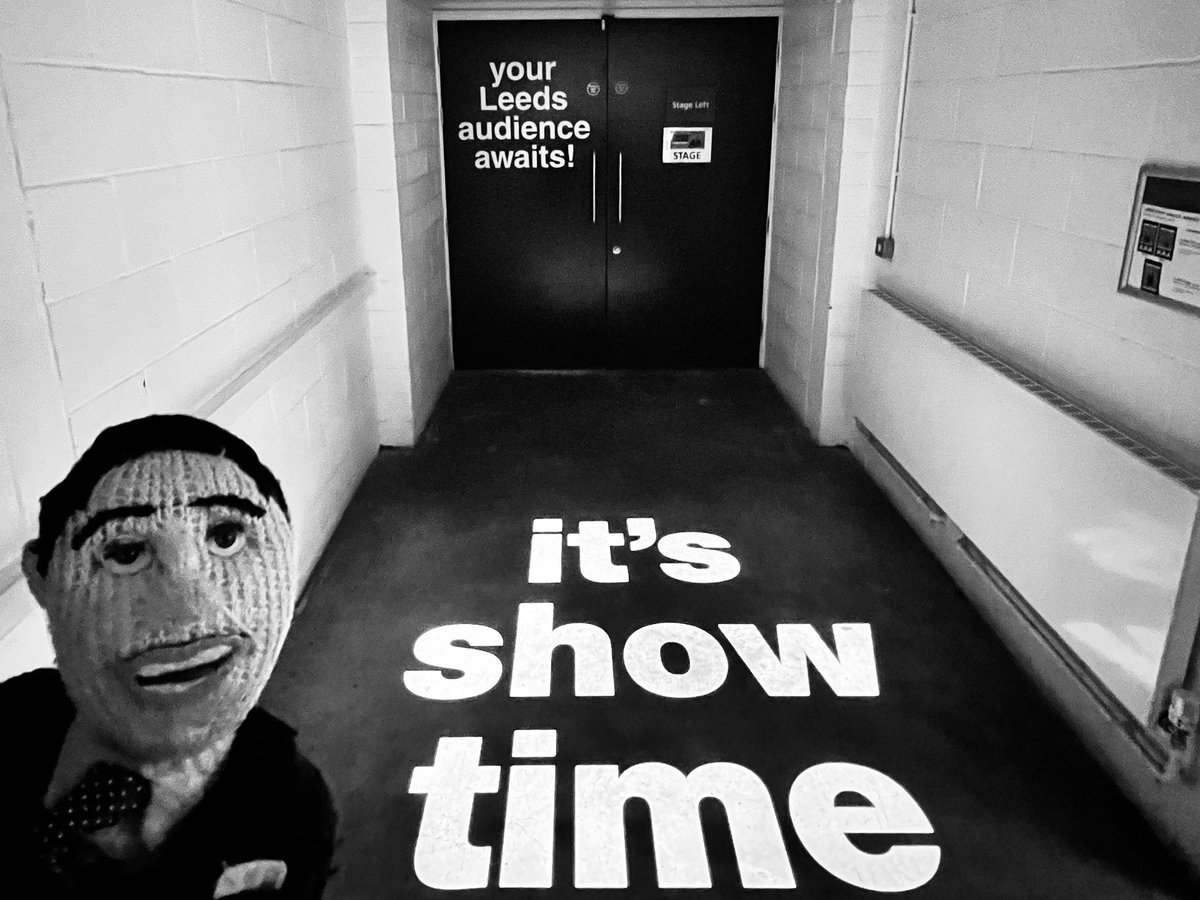 jimmycarr's tweet photo. I finished off the weekend with a show at the First Direct Arena in Leeds! Leeds! Leeds! last night. 
Next week I’ll be in Manchester, Swansea and the O2 and Wembley Arena in London. If you fancy a laugh before Christmas, tickets can be found here https://t.co/lJEYTpUHl3 https://t.co/3Ay0QOLKSf