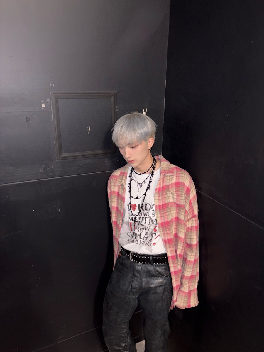 P1H_members's tweet image. 2025年、皆さんお疲れ様でした!!
おかげさまで2025年の締めくくりが幸せになりました
2026年もよろしいおねがいします！🙂

#P1Harmony #JIUNG