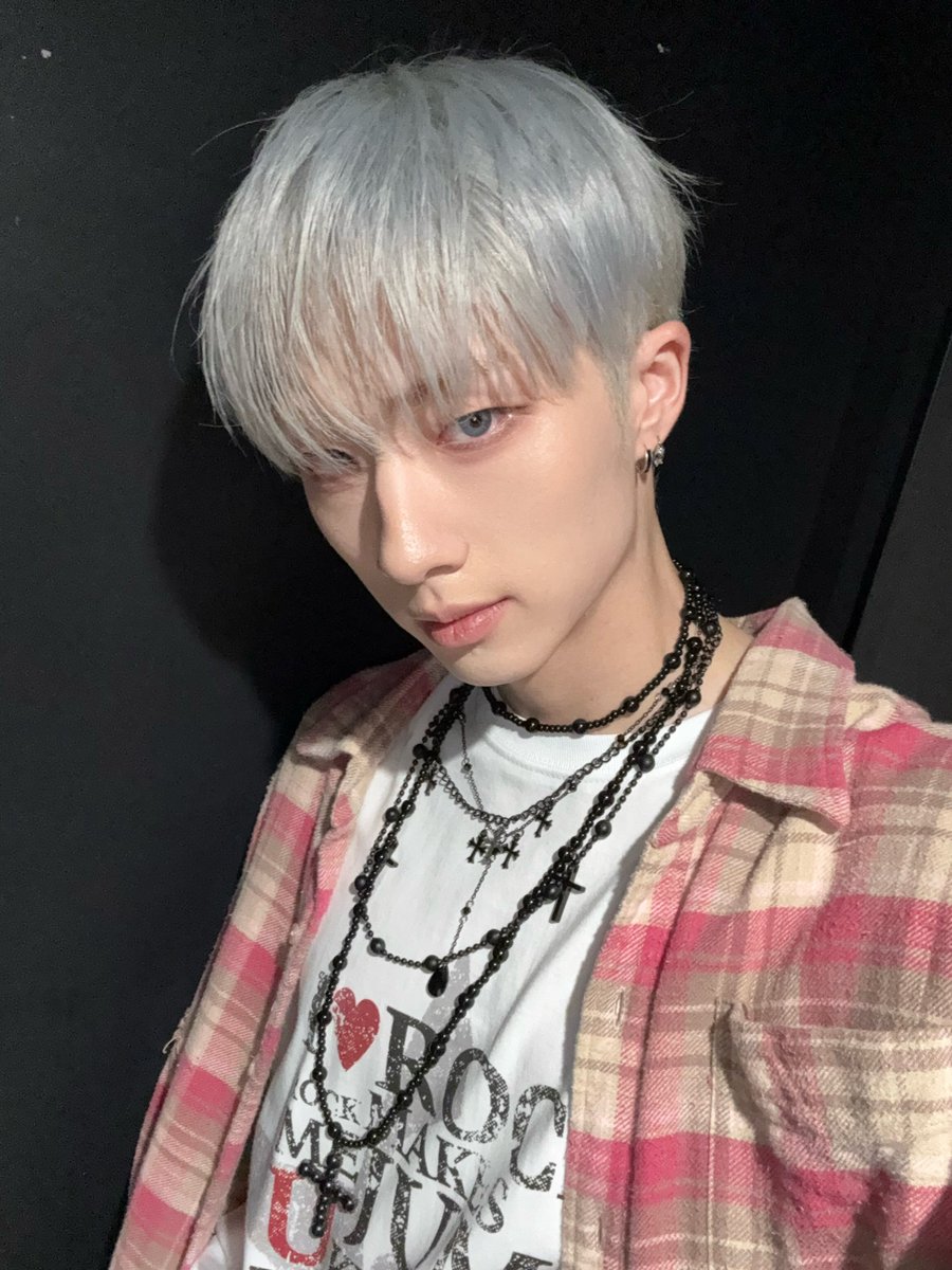 P1H_members's tweet image. 2025年、皆さんお疲れ様でした!!
おかげさまで2025年の締めくくりが幸せになりました
2026年もよろしいおねがいします！🙂

#P1Harmony #JIUNG