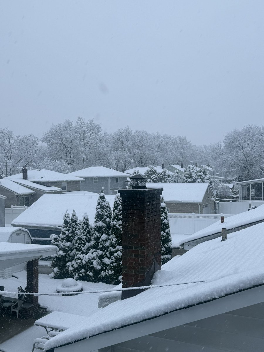 MelissaServedio's tweet photo. What a gorgeous morning in Rahway, NJ! What says Merry Christmas and Happy Holidays more than this!?!
@nynjpaweather @nymetrowx @NJWxNews @myWeatherNJ @News12NJ @News12NJDesk
#snow #njweather #weather #weathernerd https://t.co/3jF3wJx0Qb