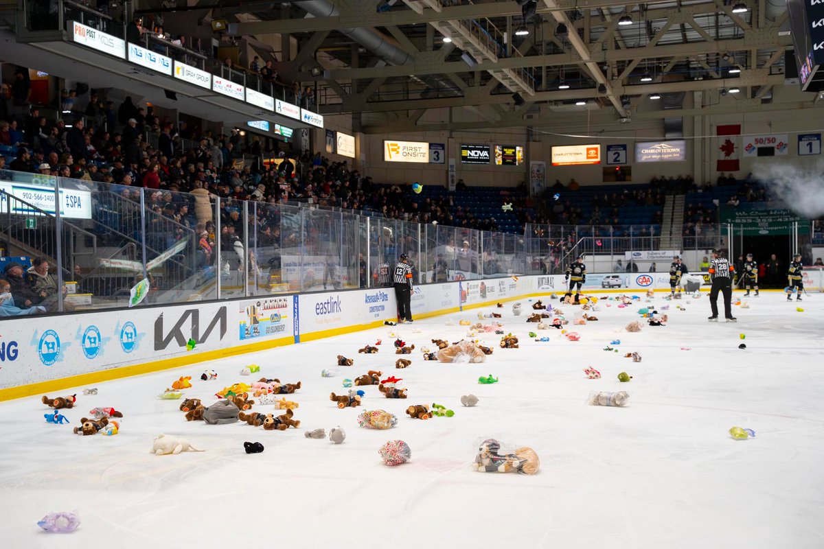There are limited tickets available to today's Teddy Bear Toss game vs. Halifax! 🎟️ bit.ly/4agRlUS

Get your tickets now online or in person at the <a href="/EastlinkCtrPEI/">Eastlink Centre Charlottetown</a> to secure your seats.