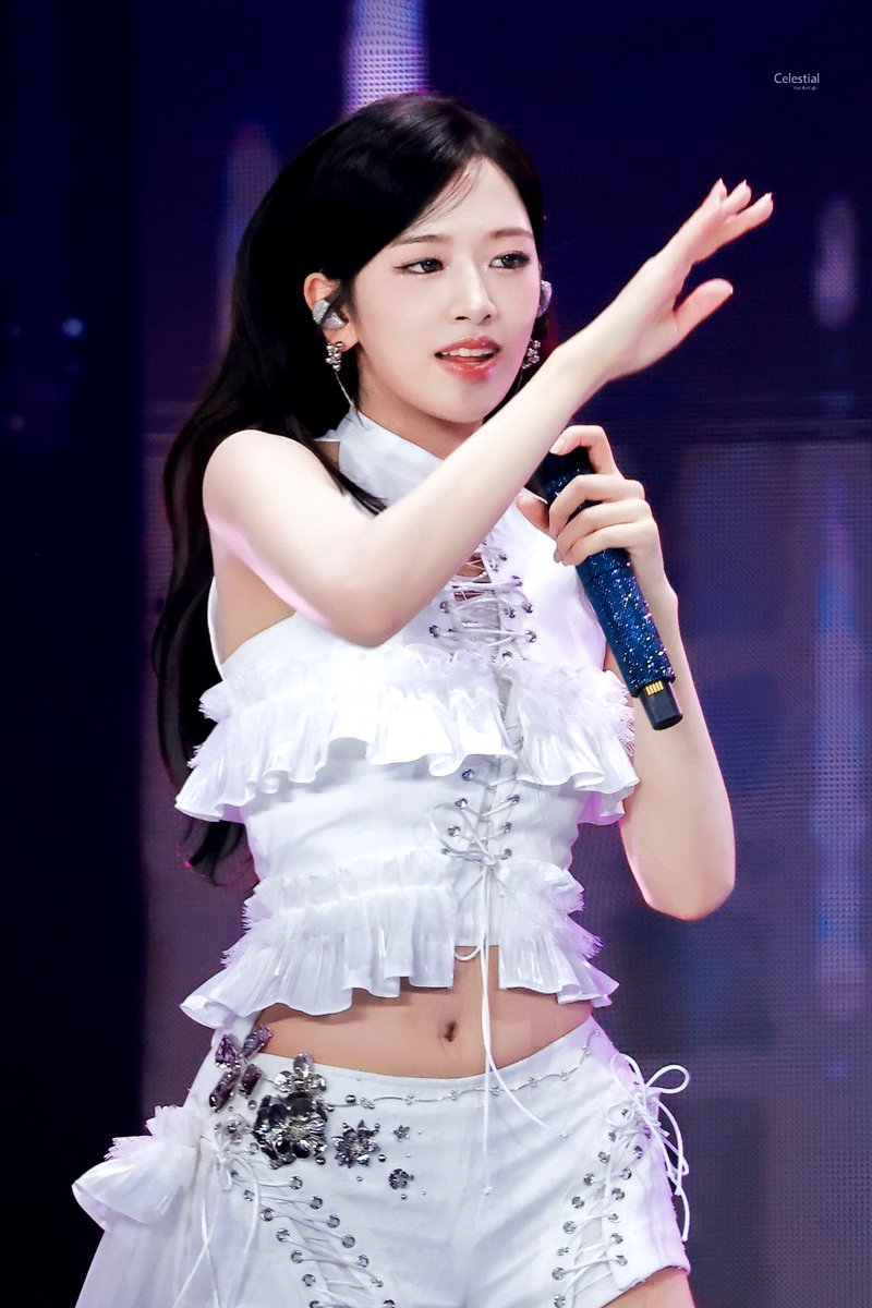 Celestial_YUJIN's tweet photo. 𝟐𝟓𝟎𝟏𝟐𝟏𝟒 KBS
HD(2)
#아이브 #IVE #안유진 #YUJIN #유진 https://t.co/SEfABajxmA
