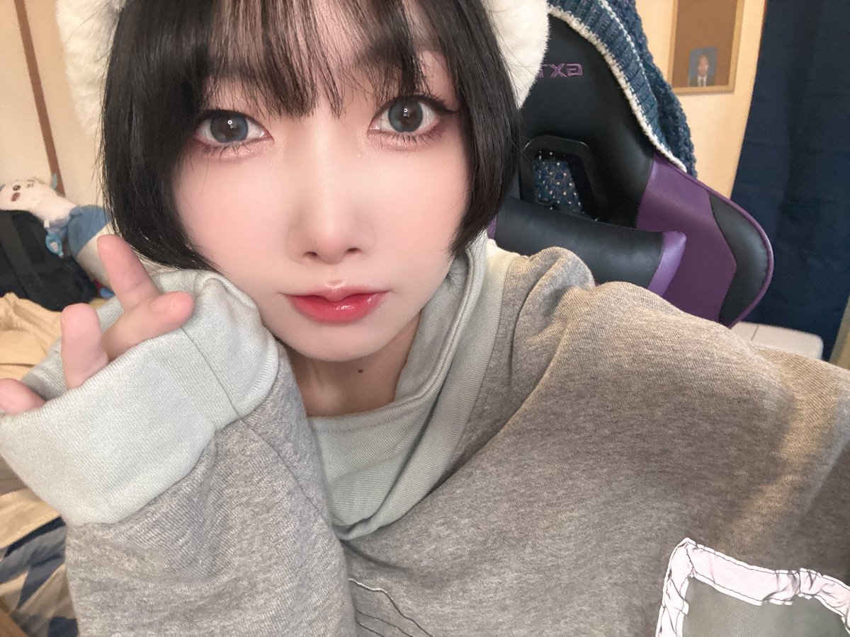 クリマにてつるしまたつみさん(@tsuru_oden )に似顔絵描いてもらいまし