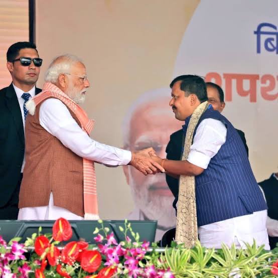 jitu_vaghani's tweet photo. माननीय प्रधानमंत्री श्री @narendramodi जी, माननीय राष्ट्रीय अध्यक्ष श्री @JPNadda जी, माननीय केन्द्रीय गृहमंत्री श्री @AmitShah जी एवं @BJP4India संसदीय बोर्ड के वरिष्ठ नेतृत्व द्वारा माननीय श्री नितिन नबीन जी को राष्ट्रीय कार्यकारी अध्यक्ष नियुक्त किए जाने पर उन्हें हार्दिक बधाई।

माननीय नितिन नबीन जी ने संगठन में विभिन्न दायित्वों के माध्यम से निरंतर कर्मठता, अनुशासन और समर्पण का परिचय दिया है। भाजपा युवा मोर्चा के राष्ट्रीय महासचिव से लेकर बिहार में प्रदेश स्तर की जिम्मेदारियों एवं छत्तीसगढ़ के प्रभारी के रूप में उन्होंने संगठन को सशक्त करने का उल्लेखनीय कार्य किया है। पाँच बार विधायक एवं प्रदेश सरकार में मंत्री के रूप में उनका व्यापक जनसेवा अनुभव पार्टी की संगठनात्मक शक्ति को और मजबूत करेगा।

राष्ट्रीय कार्यकारी अध्यक्ष के रूप में उनकी यह जिम्मेदारी समर्पित कार्यकर्ताओं के लिए प्रेरणास्रोत बनेगी। उनके सफल, ऊर्जावान और प्रभावी कार्यकाल के लिए हार्दिक शुभकामनाएँ।