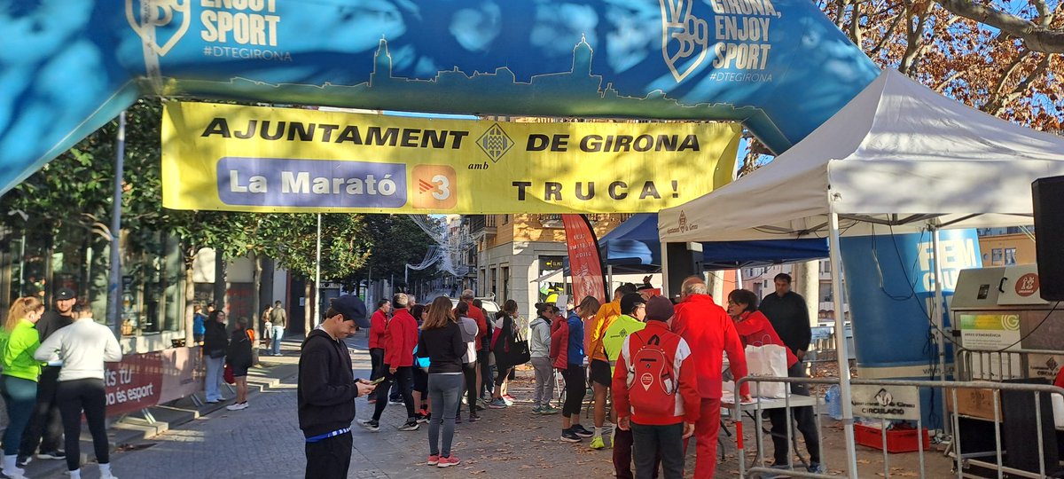 Feia molt temps que no corria una 1/2 marató. Avui amb bona companyia i per una bona causa ho he tornat a fer. 
Cal lluitar contra aquesta maledicció del càncer! 
Bona feina <a href="/la_marato/">La Marató de 3Cat</a>!!!
I molt bona feina de l'#AtletismeGirona, <a href="/esports_gi/">Servei Municipal d'Esports - Girona</a>, <a href="/bomberscat/">Bombers</a> i tots els corredors!