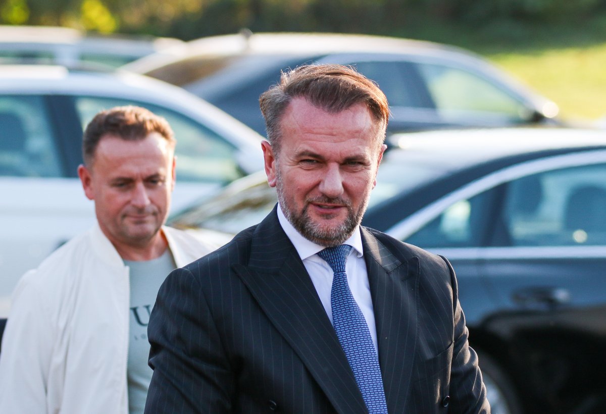 sportklub's tweet photo. Ostoja Mijailović izlazi pred novinare u ponedeljak
Da možete, šta biste ga pitali?
Pišite nam u komentarima: https://t.co/4Khc4WAmTr
#kkp #kkpartizan #partizan #ostoja #mijailović #ostojamijailovic #euroleague #abaliga https://t.co/hhSMbNp7hz
