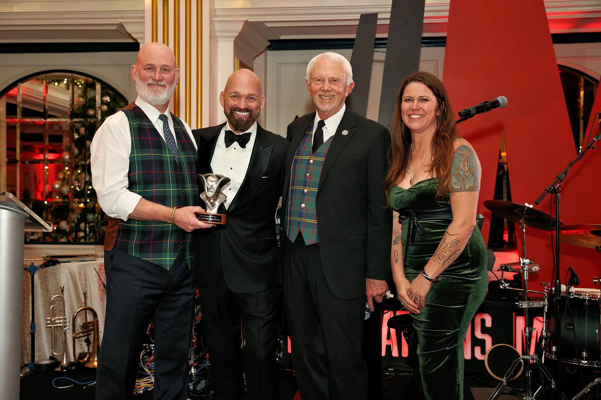 BramerGroup's tweet image. BG was proud to, once again, support and sponsor the American Freedom Fund's Manhattans, Martinis &amp;amp; Mistletoe Veterans Awards Gala. Thanks to the many Members of Congress, as well as, White House, Administration, and Pentagon officials who joined us at the historic…