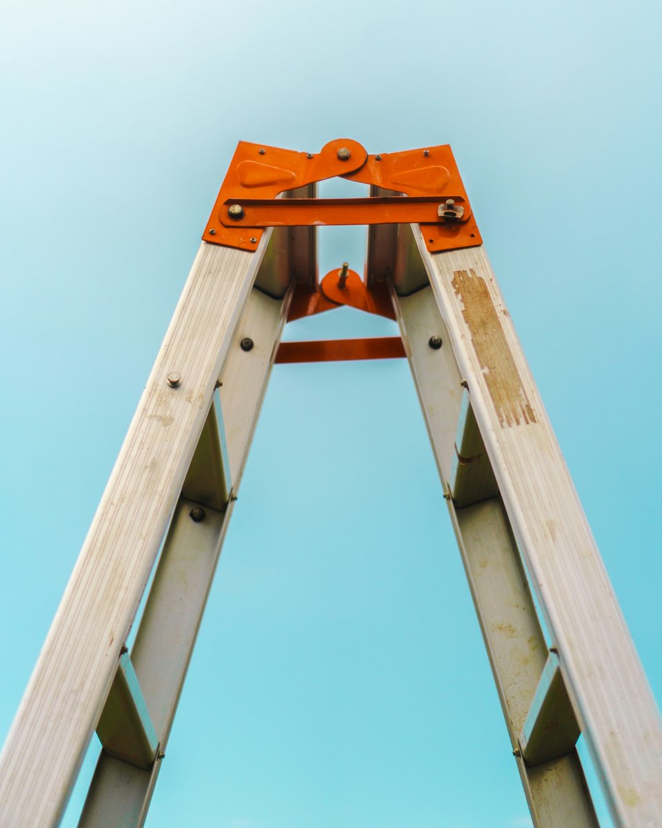 Climbing the ladder isn't the fastest path to $300K in CRE anymore. Heading into 2026, these 3 levers are:

1. Scarcity

A specialty care lender told us he makes $800K. His edge? He's one of five people in the country who can do what he does.

But you can create your own