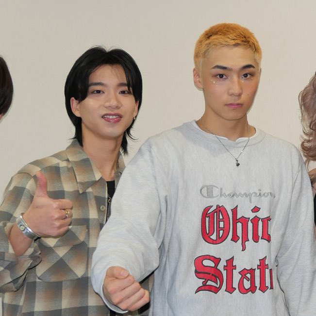 今日も匂わせられてんだよなぁ💐

#8LOOM #綱啓永 #八村倫太郎 #森愁斗 #山下幸輝