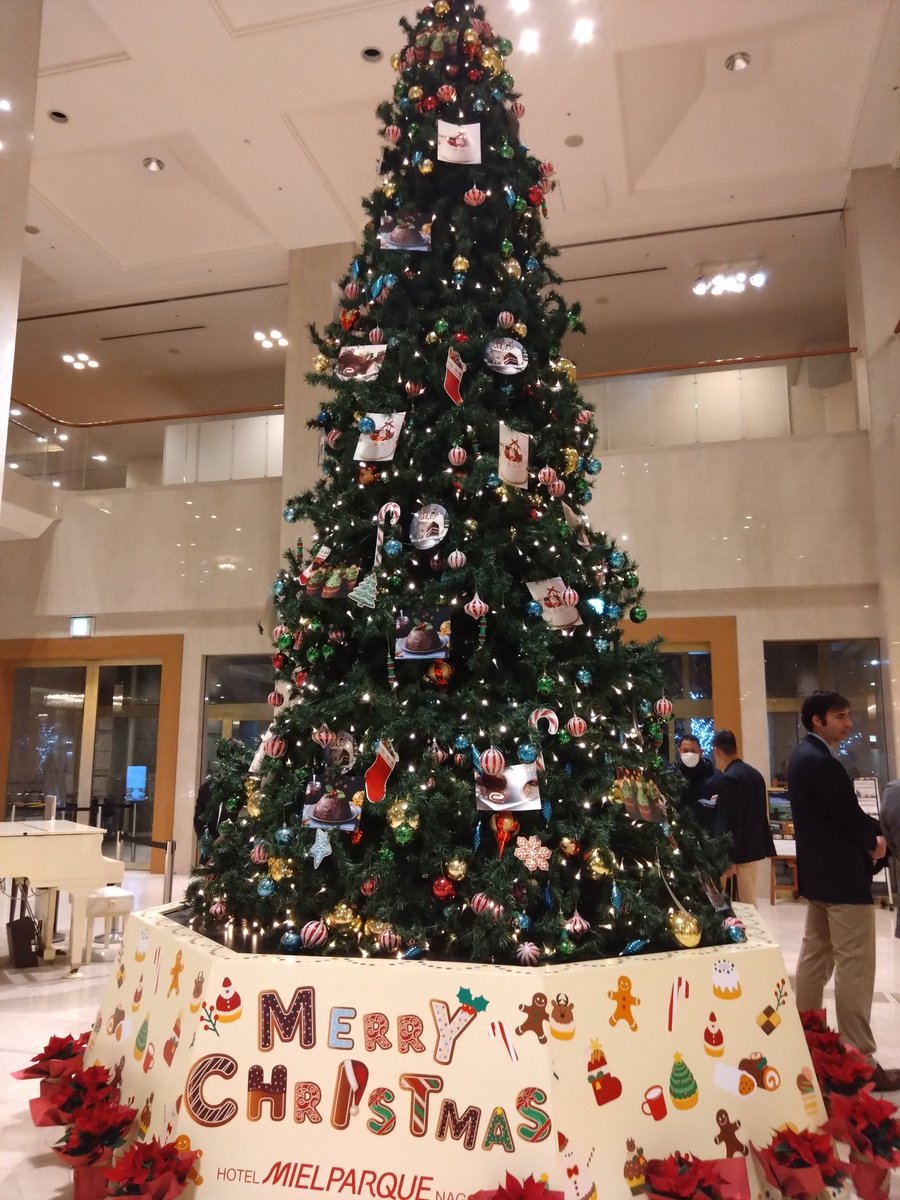 名古屋
メルパルク ストピ
GW以来です。雰囲気( ´∀｀)b良いです。ピアノの横の寄せ書き帳にはFF さんの名前が👀