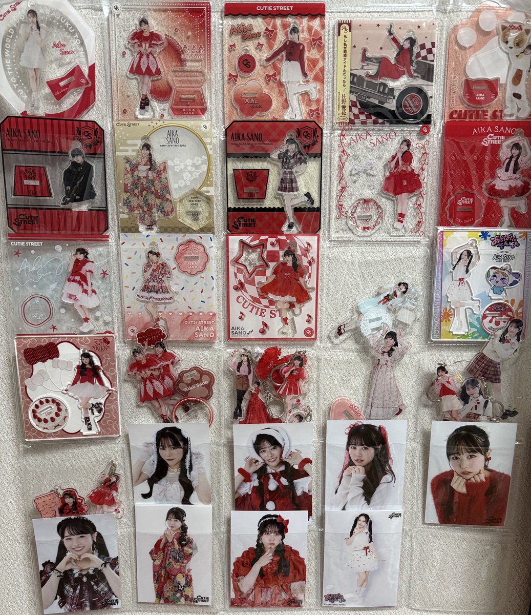 アクスタいっぱい〜！！！ (LARMEのは枠入らなくて 中身だけ入れてる笑