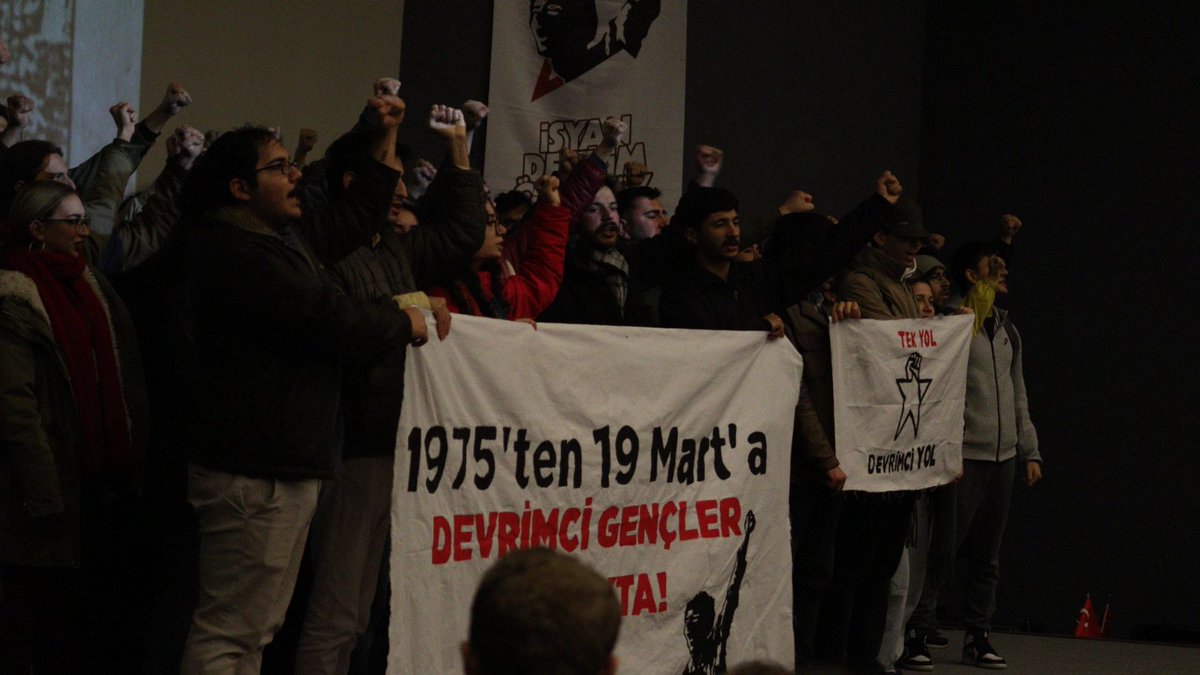 solpartibilgi's tweet image. Onurlu, uzun bir yol…

#DEVGENÇ 50.yıl buluşması.

Daha aydınlık, daha özgür ve eşit yarınlar için mücadeleye, birliğe, dayanışmaya çağrı…