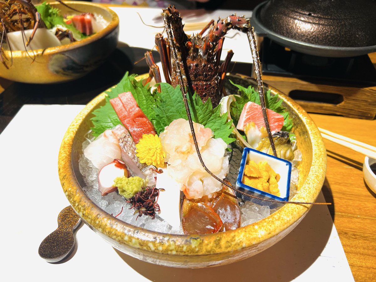 honeydeepjam's tweet photo. 伊勢海老はやっぱ美味すぎる🦞😋 https://t.co/NFiib2ih65