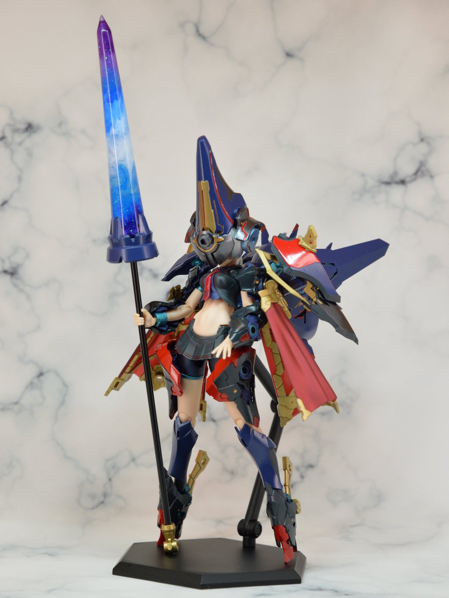 #メガミデバイス
バスタードール ダークロード
ヴァルトルート・シュテルンベルク
完成してました！！
こちら先日大阪は御堂筋ホールで開催されました #ダイダイダイ で展示させていただいたメガミの完成報告になります